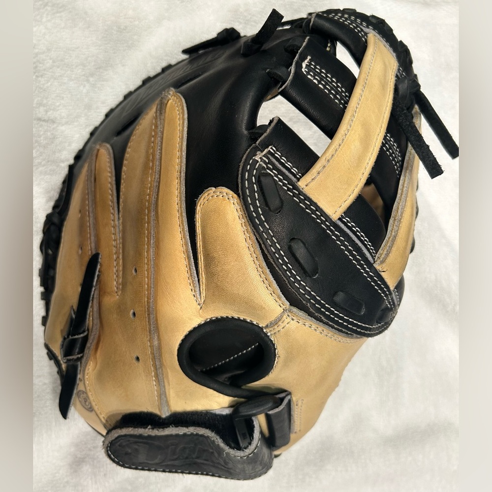 Diamond IX3-Fi325 32.5” Women’s Fast-pitch Softball Catchers Mitt RH Thrower